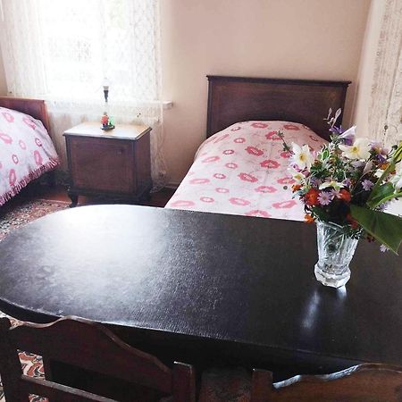 Guest House Tall Rooms Sugdidi Exterior foto
