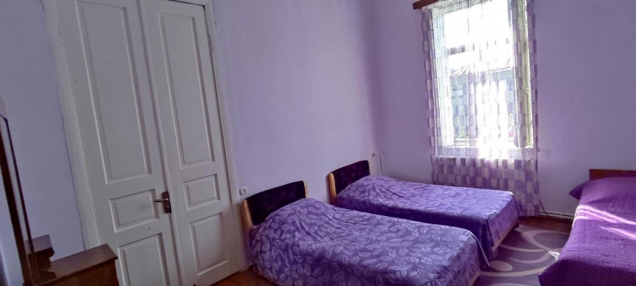Guest House Tall Rooms Sugdidi Exterior foto