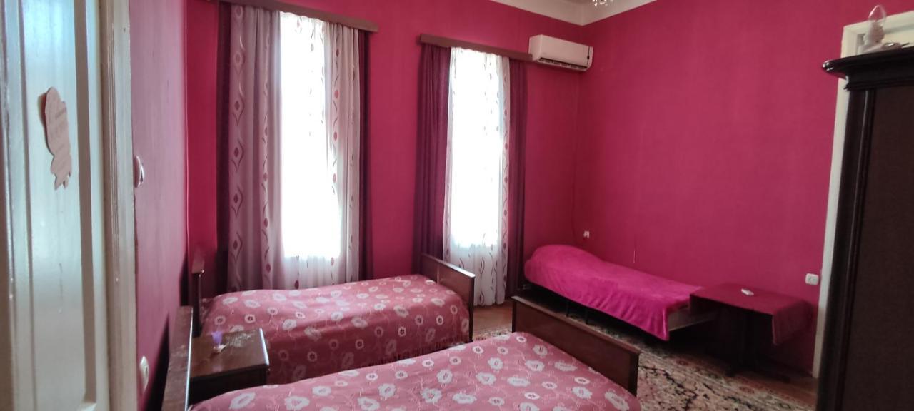 Guest House Tall Rooms Sugdidi Exterior foto