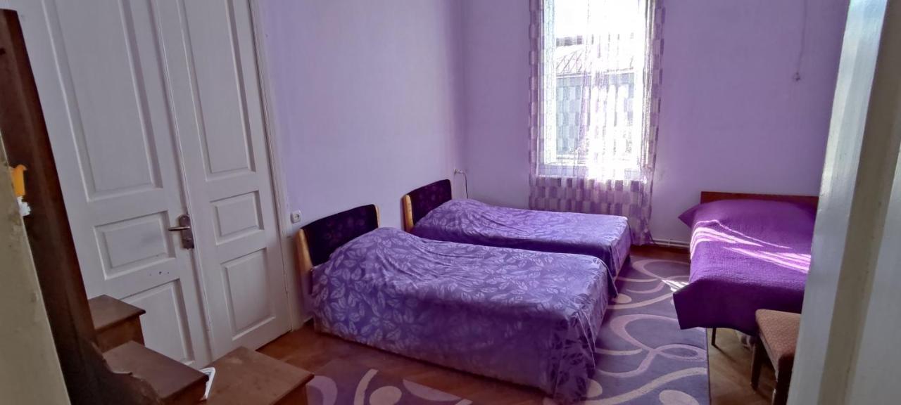 Guest House Tall Rooms Sugdidi Exterior foto